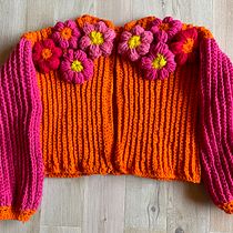 Mi proyecto del curso: Crochet: teje un suéter colorido con aplicaciones florales. Crochê, e Design têxtil projeto de jaelgmichelson - 22.03.2023