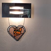 Il mio progetto del corso: L'arte del vetro colorato: esplora la tecnica a piombo. Un proyecto de Diseño de complementos, Decoración de interiores y DIY de angelopalmaia - 24.03.2023
