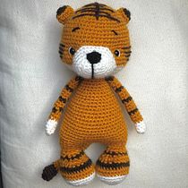 Mein Abschlussprojekt für den Kurs: Amigurumi: Häkle und designe lebendige Figuren. Arts, Crafts, Fiber Arts, Art To, s, Creating with Kids, Crochet, and Amigurumi project by verbenamaja - 03.25.2023