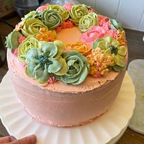 My project for course: Decorative Buttercream Flowers for Cake Design. Design, and DIY project by rubymcmullen11 - 03.26.2023