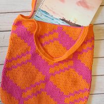 Mi proyecto del curso: Diseño de patrones en crochet: encuentra tu propio estilo. Un progetto di Design di accessori, Pattern design, Fiber Art, DIY, Uncinetto e Textile Design di vivibelinsky - 28.03.2023
