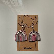 My project for course: Polymer Clay Jewelry Design for Beginners. Un progetto di Design di accessori, Artigianato, Design di gioielli e DIY di Lisa Davis Palmer - 01.04.2023