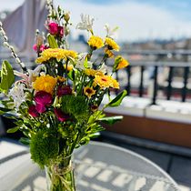 My project for course: Floral Arrangement Design with Seasonal Blooms. Design de interiores, Paisagismo, Decoração de interiores, DIY, e Design floral e vegetal projeto de jperlson - 01.04.2023