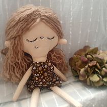 Mi proyecto del curso: Muñecos de tela: diseño, costura y creación de contenido. Un projet de Artisanat, Conception de jouets, Réseaux sociaux, Photographie smartphone, Photographie de produits, Couture, Photographie pour Instagram , et Confection de patrons et vêtements de Miriam - 02.03.2023
