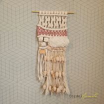Meu projeto do curso: Macraweave: combine macramê com técnicas de tear Ein Projekt aus dem Bereich Erweiterungsentwicklung, Innendesign, Dekoration von Innenräumen, Weben, Makramee, Weben und Textildesign von Gabriela Waihrich - 03.04.2023