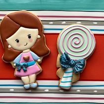 My project for course: Cookie Decoration with Royal Icing for Beginners. Design, Painting, and DIY project by Sally Newton - 04.02.2023