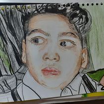 Mi proyecto del curso: Retrato realista con lápices de colores homenaje a mi hijo . Un progetto di Illustrazione tradizionale, Belle arti, Disegno a matita, Disegno, Disegno di ritratti, Disegno realistico, Disegno artistico e Disegno con matite colorate di Alejandra Carvajal - 09.04.2023