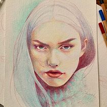 Mi proyecto del curso: Dibujo de retratos llamativos con lápices de colores. Drawing, Portrait Drawing, Sketchbook, and Colored Pencil Drawing project by Ana López Gullón - 04.10.2023