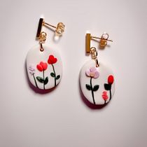 My project for course: Intro to Polymer Clay Jewelry: Design Floral Accessories. Design de acessórios, Artesanato, Design de joias, Design de moda, e DIY projeto de Gisele Nunez - 12.04.2023