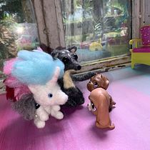 My project for course: Needle Felting: Creation of Characters with Needle and Thread. Artesanato, Design de brinquedos, Feltragem com agulha, e Design têxtil projeto de Emi Rojas - 14.04.2023