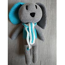 Lapinou. Arts, Crafts, To, Design, Fiber Arts, Crochet, Amigurumi, and Textile Design project by Caroline - 04.14.2023