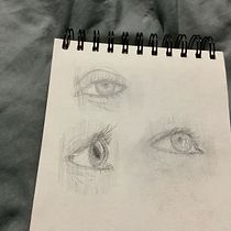 Mi proyecto del curso: Sketchbook de retrato: explora el rostro humano Ein Projekt aus dem Bereich Skizzenentwurf, Zeichnung, Porträtzeichnung, Artistische Zeichnung und Sketchbook von millaray_alcaino_u - 17.04.2023