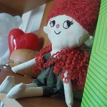 Il mio progetto del corso: Pupazzi di stoffa: design, confezione e creazione di contenuti. Un projet de Artisanat, Conception de jouets, Réseaux sociaux, Photographie smartphone, Photographie de produits, Couture, Photographie pour Instagram , et Confection de patrons et vêtements de Sonia Marletta - 17.04.2023