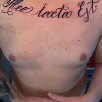 Mi proyecto del curso: Tatuaje a mano alzada de letras cursivas. Un projet de Lettering , et Conception de tatouage de javierdemanuelhita - 18.04.2023