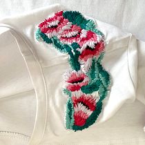 Il mio progetto del corso: Ricamo freestyle su tulle per principianti. Accessor, Design, Embroider, Botanical Illustration, and Textile Design project by Tanja - 04.20.2023
