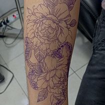 Mi proyecto del curso: Tatuaje botánico con puntillismo. Ilustração tradicional, Desenho de tatuagens e Ilustração botânica projeto de Galo Rivadeneira - 18.04.2023
