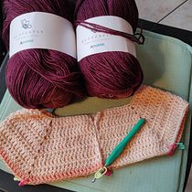 Il mio progetto del corso: Top-down: capi interi all'uncinetto. Fashion Design, Crochet, and Textile Design project by Paola Scomentini - 04.25.2023