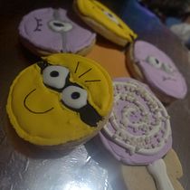 Mi proyecto del curso: Decoración de galletas con royal icing para principiantes. Design, Painting, and DIY project by Akemi Esparza - 04.22.2023