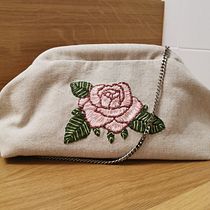 Mi proyecto del curso: Bordado creativo: revolución a puntadas . Un projet de Créativité, Broderie , et Design textile de gloriafacundomolas - 23.04.2023