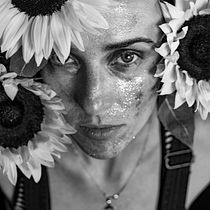Photographic Portraits in Black and White - Summer breeze (final project). Photograph, Portrait Photograph, Photographic Lighting, and Studio Photograph project by Iulia Tenovici - 04.27.2023