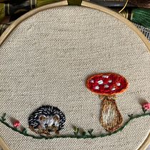 Meu projeto do curso: Bordado em miniatura: crie joias têxteis. Un projet de Design de bijoux , et Design textile de katiangalarza - 29.04.2023