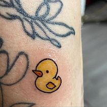 My project for course: Color Techniques for Tattoos. Un progetto di Illustrazione tradizionale, Disegno, Illustrazione digitale, Design di tatuaggi e Disegno digitale di jayluie194 - 30.04.2023