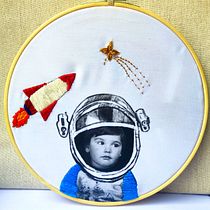 Space Cadet. Photograph, Collage, Paper Craft, Printing, Embroider, DIY, and Textile Design project by michelleramrachia - 05.01.2023
