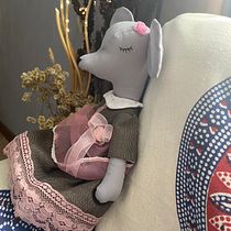 Mi proyecto del curso: Diseño y  confección de peluches. Design de personagens, Artesanato, Design de brinquedos, Costura, e Modelagem e confecção projeto de Deborah Guerrero quijada - 01.05.2023