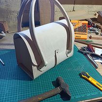Mi proyecto del curso: Creación de bolsos de cuero artesanales para principiantes. Accessor, Design, Arts, and Crafts project by Alejandro Fernández - 05.01.2023