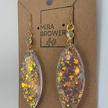 My project for course: Resin Jewelry Design. Design de acessórios, Artesanato, Design de joias, e DIY projeto de Mira Brower - 01.05.2023