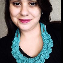Mi proyecto del curso: Iniciación a la bisutería con cordón: fabrica tus propios collares. Un progetto di Artigianato, Design di gioielli, Macramè e Textile Design di yanira.fa - 25.04.2023
