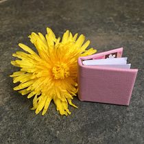 Mijn project van de cursus: Leer een miniatuurboek boekbinden en illustreren. Projekt z dziedziny Trad, c, jna ilustracja, Craft,  Introligatorstwo i DIY użytkownika margot - 09.05.2023
