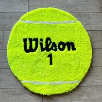 Técnica tufting - Pelota de Tenis . Un projet de Artisanat, Décoration, Art textile, DIY , et Design textile de Bárbara Quintana Korze - 10.05.2023