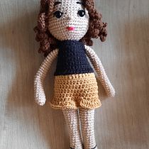 My project for course: Amigurumi: Design Clothing, Hair and Accessories. Un proyecto de Artesanía, Diseño de juguetes, Tejido, Crochet, Amigurumi y Diseño textil de Suyapa León - 11.05.2023