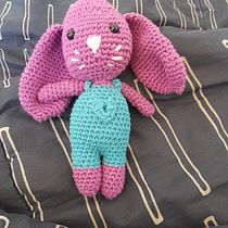 Mi proyecto del curso: Amigurumi: creación de personajes con ganchillo. Arts, Crafts, To, Design, Fiber Arts, Crochet, Amigurumi, and Textile Design project by rocioalexandra88 - 05.10.2023