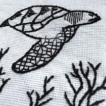 Mi proyecto del curso: Introducción al bordado en blackwork. Un proyecto de Bordado y Diseño textil de Angeles Olivares - 17.05.2023