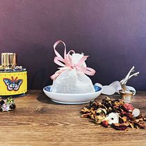 Amuletos de prosperidade, proteção e amor próprio. . Advertising, Photograph, Marketing, Social Media, Mobile Photograph, Product Photograph, Mobile Marketing, Instagram, Instagram Photograph, Lifest, and le Photograph project by Vinicius Valerio Santiago - 05.17.2023