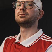 My project for course: Modern Headshot Photography: Capture Profound Portraits. Photograph, Portrait Photograph, Photographic Lighting, Digital Photograph, Fine-Art Photograph, and Studio Photograph project by Jonathan Davies - 05.19.2023