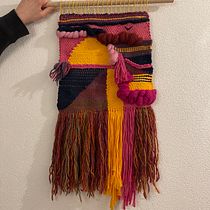 Mon projet du cours : Initiation au tissage sur cadre à tisser. Design de acessórios, Decoração de interiores, Tecido, Tecelagem, e Design têxtil projeto de Karine Simon - 09.04.2023