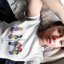 Mi proyecto del curso: Etsy para creativos: lanza tu primera colección con Printful . Un proyecto de Ilustración tradicional, Marketing, Redes Sociales e Ilustración digital de Julieth Tapia - 23.05.2023