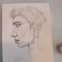 Meu projeto do curso: Sketchbook de retratos com lápis grafite. Artes plásticas, Esboçado, Desenho, Desenho de retrato, e Sketchbook projeto de mariliascunha - 24.05.2023