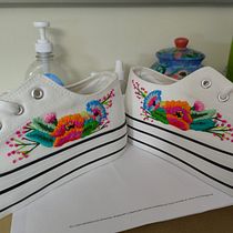 Mi proyecto del curso: Bordado freestyle sobre tul para principiantes. Accessor, Design, Embroider, Botanical Illustration, and Textile Design project by Vanessa Inga - 05.26.2023
