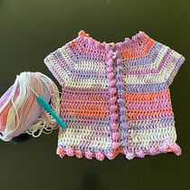 My project for course: Top-Down: One-Piece Crocheted Garments. Fiber Arts, DIY, Crochet, and Textile Design project by Marisa González-villarreal - 05.25.2023