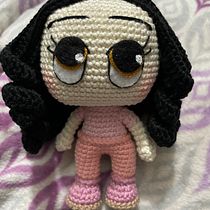 Mi proyecto del curso: Amigurumis: personas tejidas a crochet. Arts, Crafts, To, Design, Fiber Arts, Crochet, Amigurumi, Textile Design, and Design project by Carmen Montes Jimenez - 05.28.2023