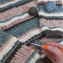 Mój projekt z kursu: Ubrania wykonane szydełkiem o różnych wzorach i kolorach. Un proyecto de Diseño de moda, Tejido, Crochet y Diseño textil de Joanna Zakrzewska - 28.05.2023
