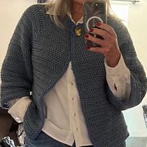 My project for course: Top-Down: One-Piece Crocheted Garments. Fashion Design, Fiber Arts, DIY, Crochet, and Textile Design project by anaclaudiagrebot - 05.29.2023