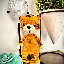 Mi proyecto del curso: Diseño de amigurumis: crea personajes de crochet. Arts, Crafts, Fiber Arts, Art To, s, Creating with Kids, Crochet, and Amigurumi project by tamaraslo - 05.31.2023