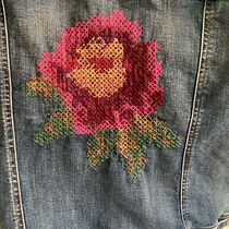 My project for course: Introduction to Contemporary Cross Stitch  Ein Projekt aus dem Bereich Stickerei, DIY, Upc, cling und Textildesign von sbonniere - 02.06.2023