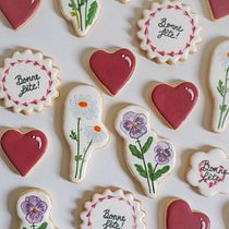 Mes biscuits fleuris et personnalisés. Traditional illustration project by emeline heraudeau - 06.04.2023