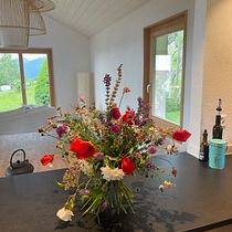 Mon projet du cours : Création de compositions florales avec des fleurs de saison. Design de interiores, Paisagismo, Decoração de interiores, DIY, e Design floral e vegetal projeto de Karine Simon - 04.06.2023